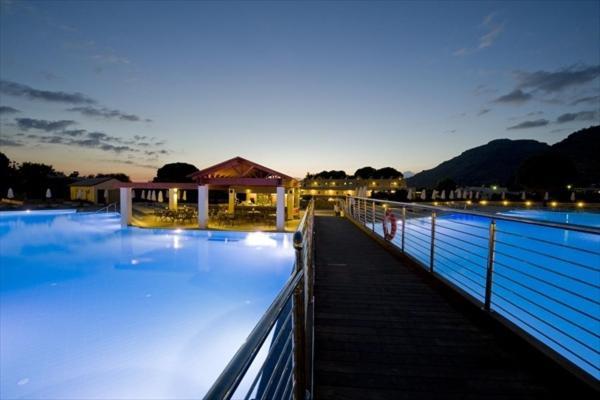 Island Blue Hotel Pefki  ภายนอก รูปภาพ